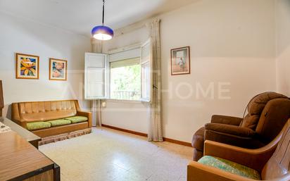 Living room of Flat for sale in  Barcelona Capital  with Furnished and Alarm