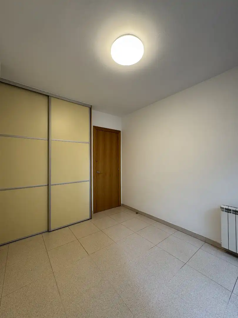 Piso de alquiler en Sabadell con Calefacción y Balcón