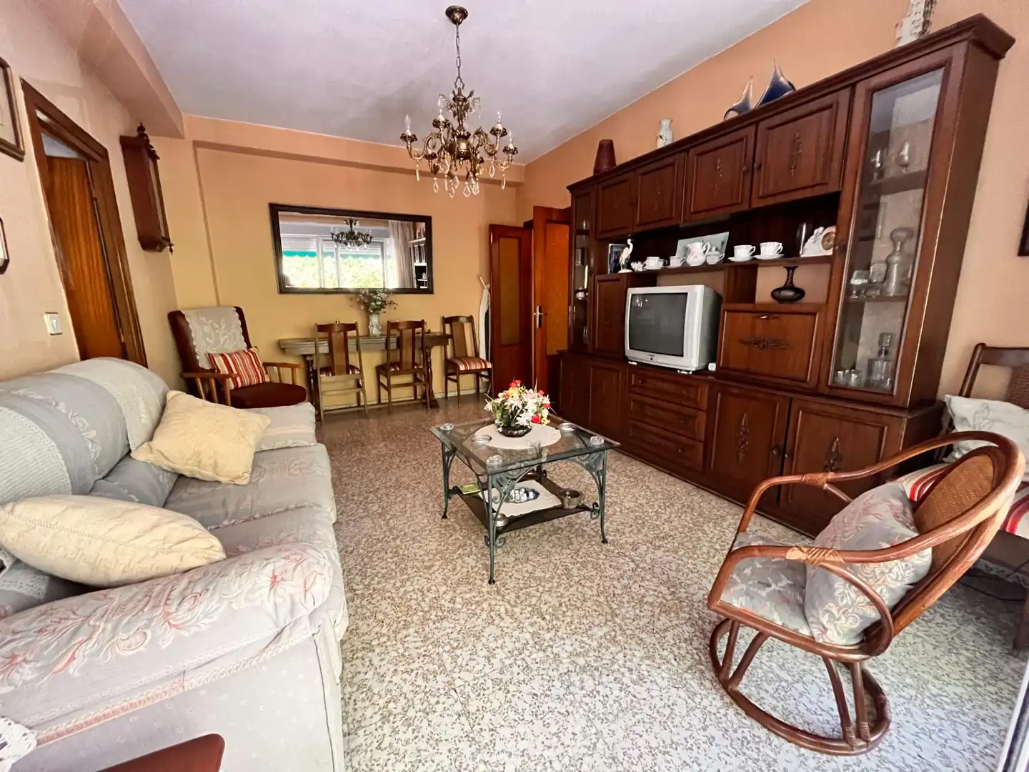 Sala d'estar de Pis en venda en Córdoba amb Terrassa i Moblat