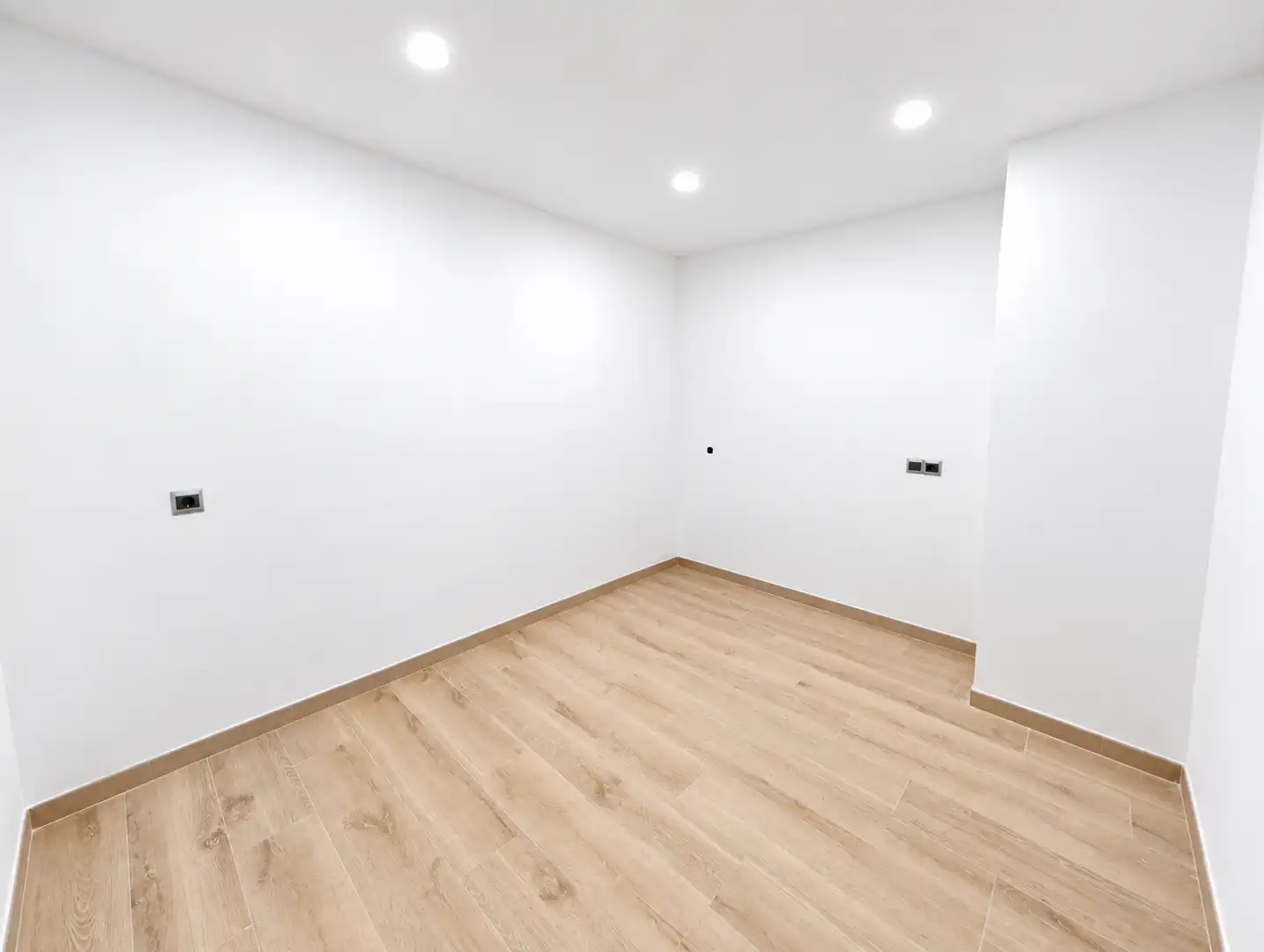 Piso en venta en Badalona con Parquet y Horno