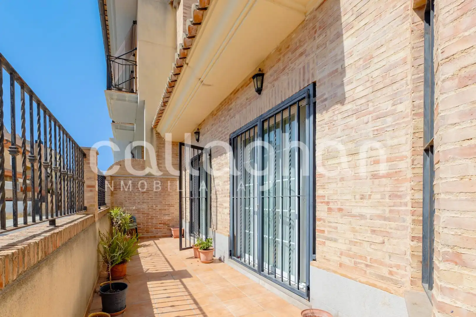 Terrassa de Casa o xalet en venda en Sagunto / Sagunt amb Calefacció, Jardí privat i Terrassa