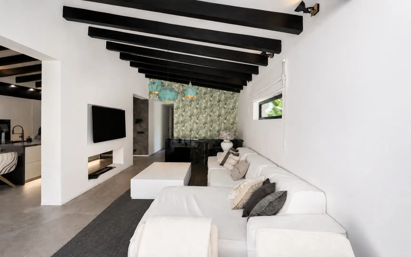 Sala d'estar de Casa o xalet en venda en Marbella amb Aire condicionat, Jardí privat i Terrassa