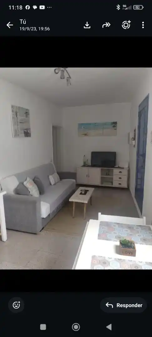 Sala d'estar de Pis de lloguer en Haría amb Traster, Moblat i Rentadora