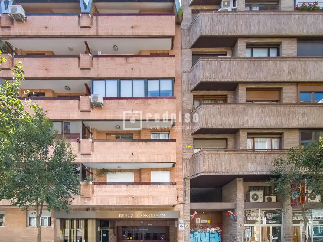 Vista exterior de Apartamento de alquiler en Madrid con Calefacción, Parquet y Terraza