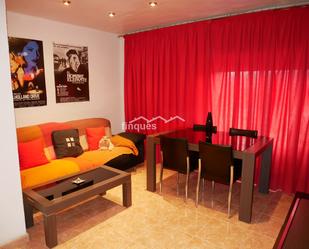 Living room of Flat for sale in Valls  with Air Conditioner, Heating and Oven