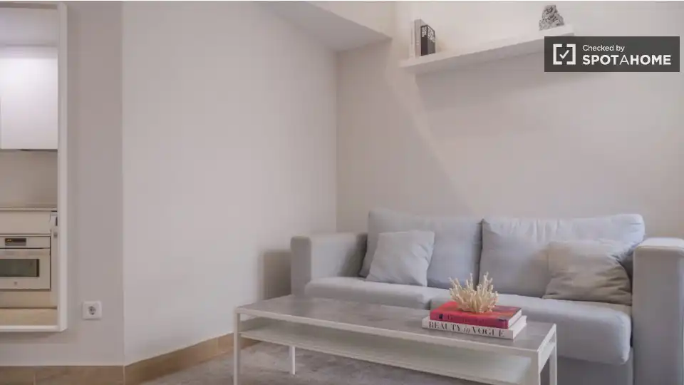 Flat with terrace to rent in Tetuán, imagen 4