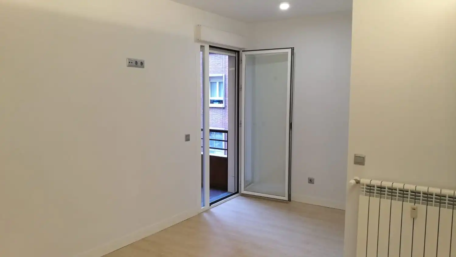Bedroom of Flat for rent in Madrid  with Air Conditioner, Heating and Parquet flooring