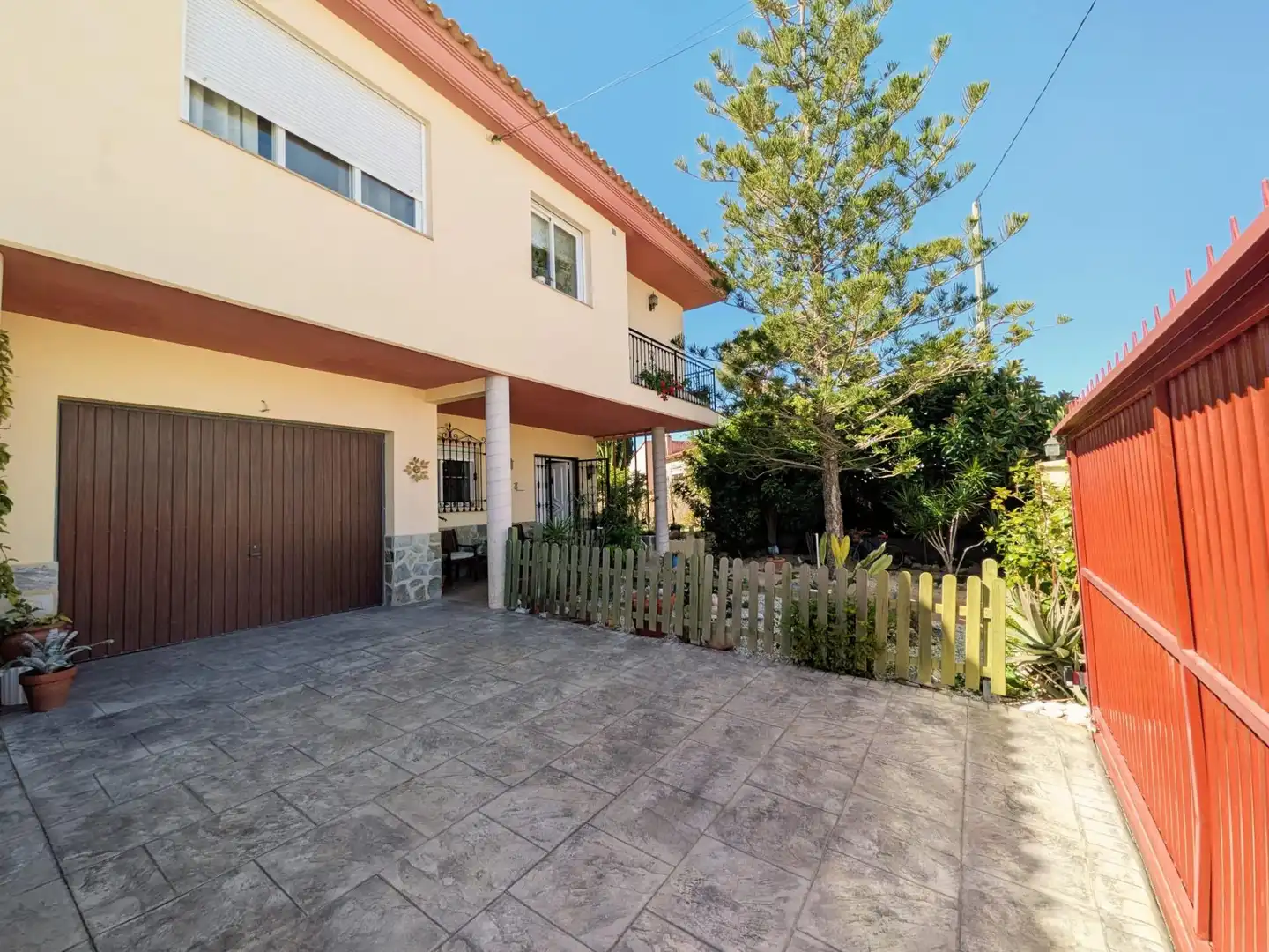 Vista exterior de Casa o chalet en venta en L'Alfàs del Pi con Aire acondicionado, Jardín privado y Terraza