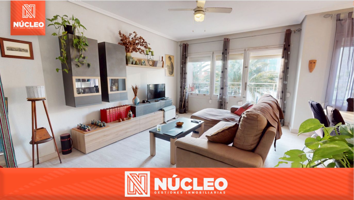 Living room of Flat for sale in Alicante / Alacant  with Air Conditioner, Heating and Parquet flooring