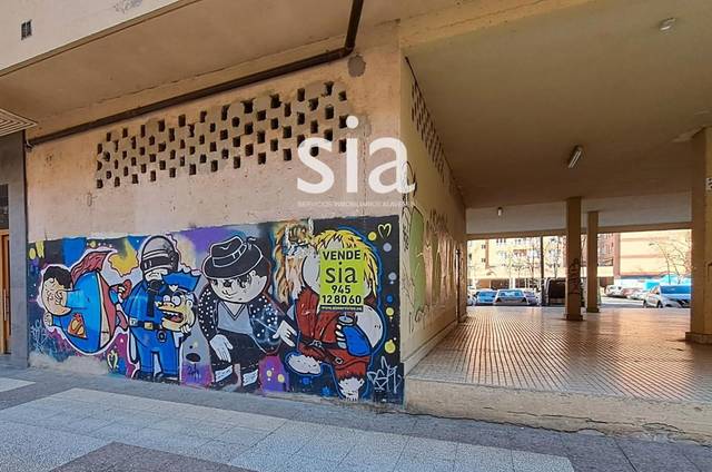 Local comercial en Venta en Alfonso XI en Arriaga - Lakua