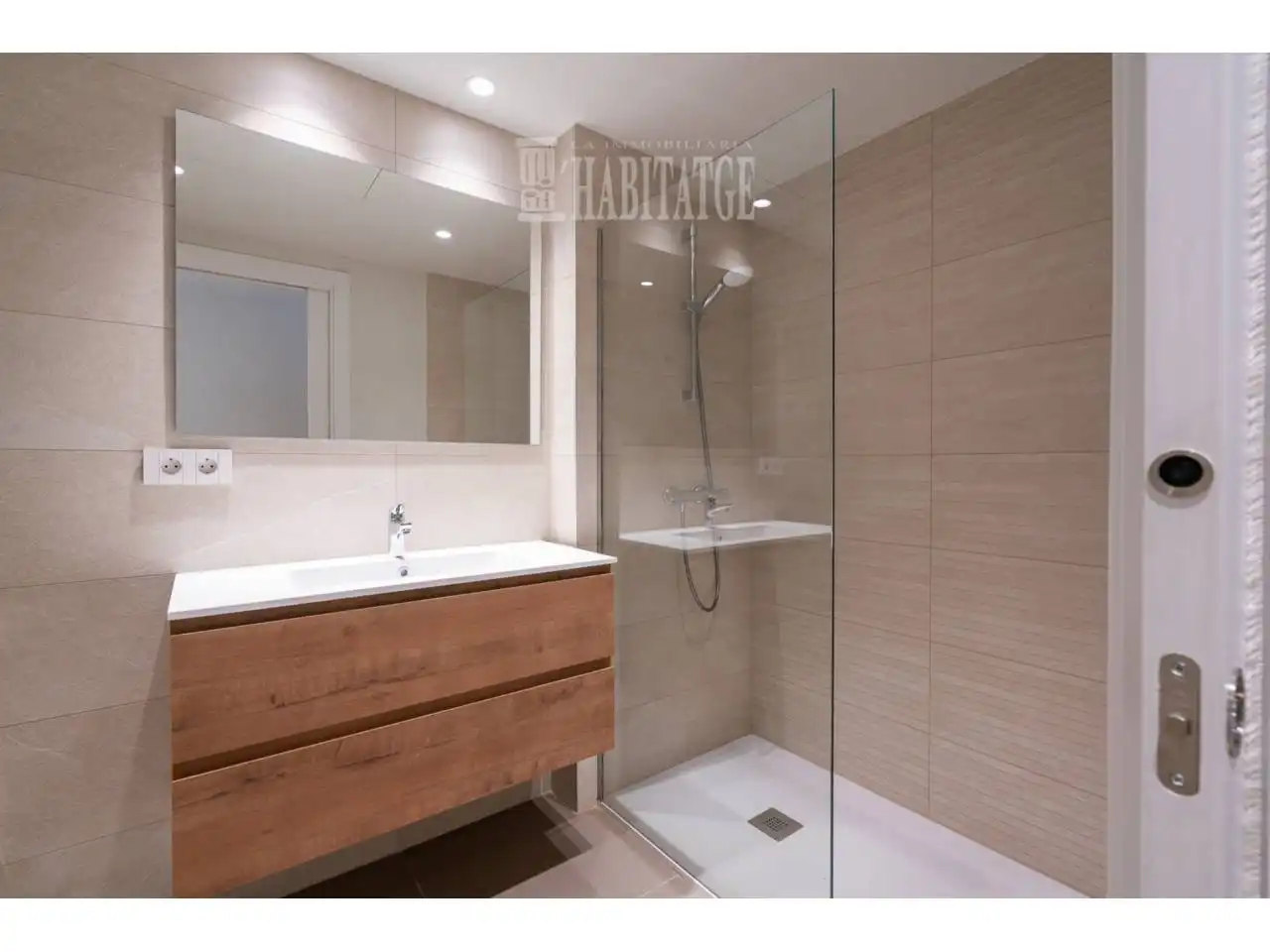 Baño de Piso en venta en Vic con Calefacción
