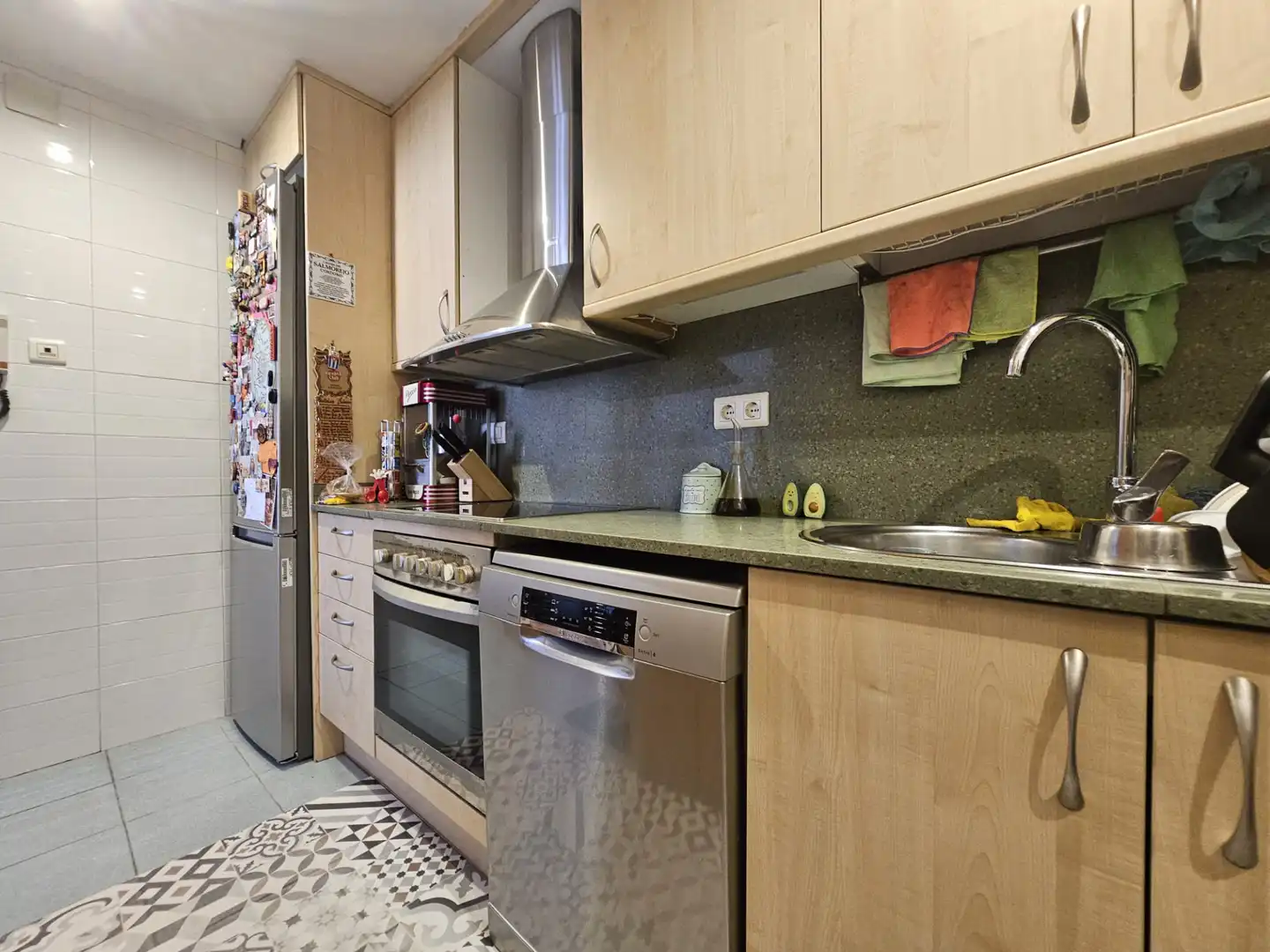 Cocina de Piso en venta en Barcelona con Parquet, Amueblado y Horno