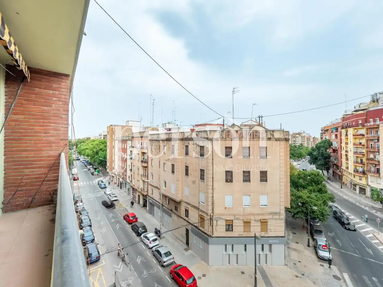 Vista exterior de Pis en venda en Valencia amb Moblat i Balcó