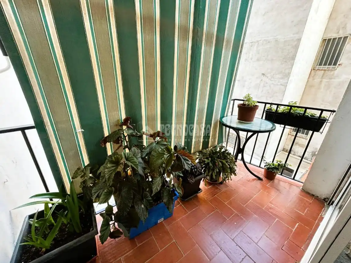 Terrassa de Pis en venda en L'Hospitalet de Llobregat amb Aire condicionat, Calefacció i Balcó