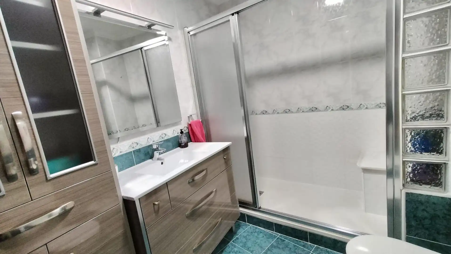 Baño de Piso para compartir en Málaga con Aire acondicionado, Calefacción y Terraza