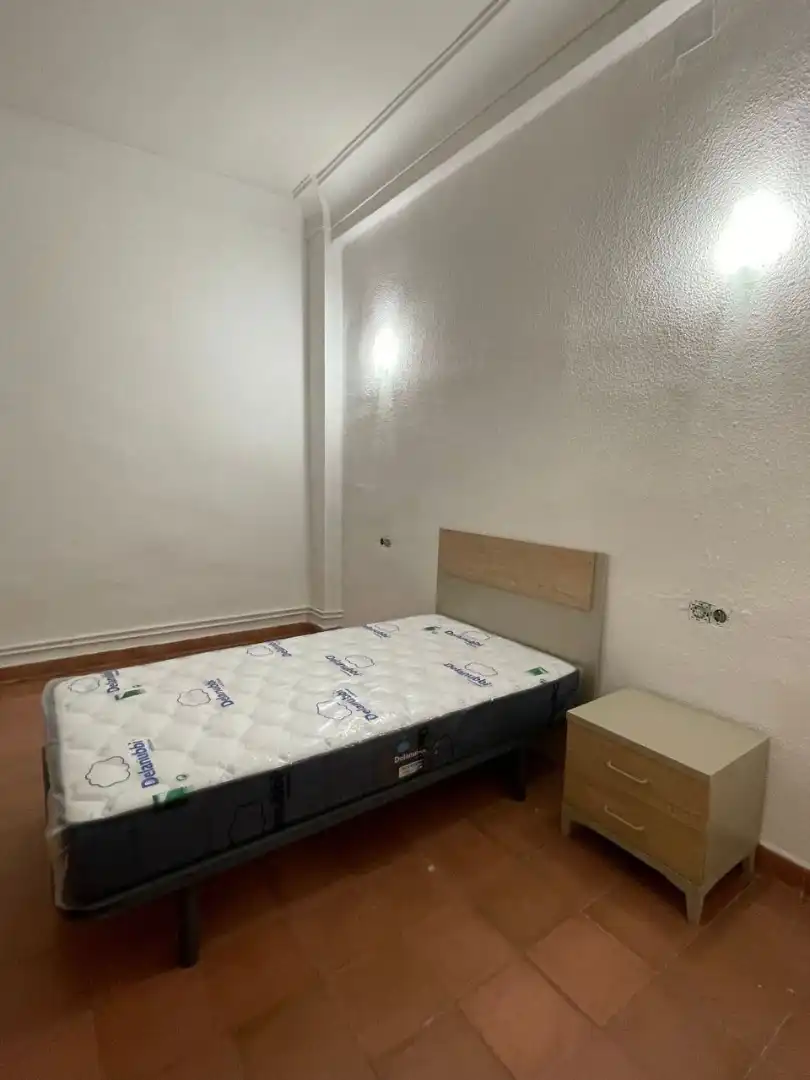 Habitación de Piso de alquiler en Valencia con Amueblado