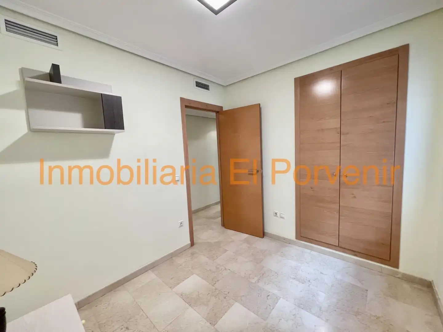 Flat for rent in Torrent  with Air Conditioner, Storage room and Balcony