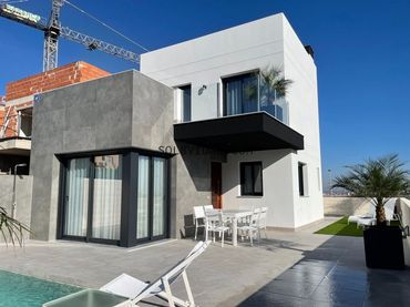 Xalet amb piscina en venda a Los Balcones - Los Altos