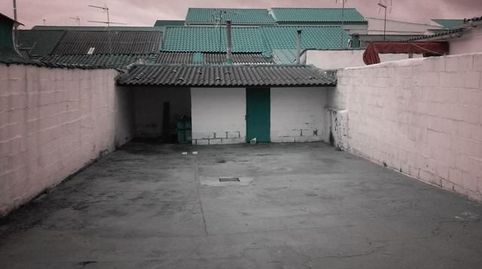 Gran cochera con una superficie de 208 m2 en el distrito de Pueblonuevo “ El Cerro” antes era una casa , hoy gran y amplia cochera