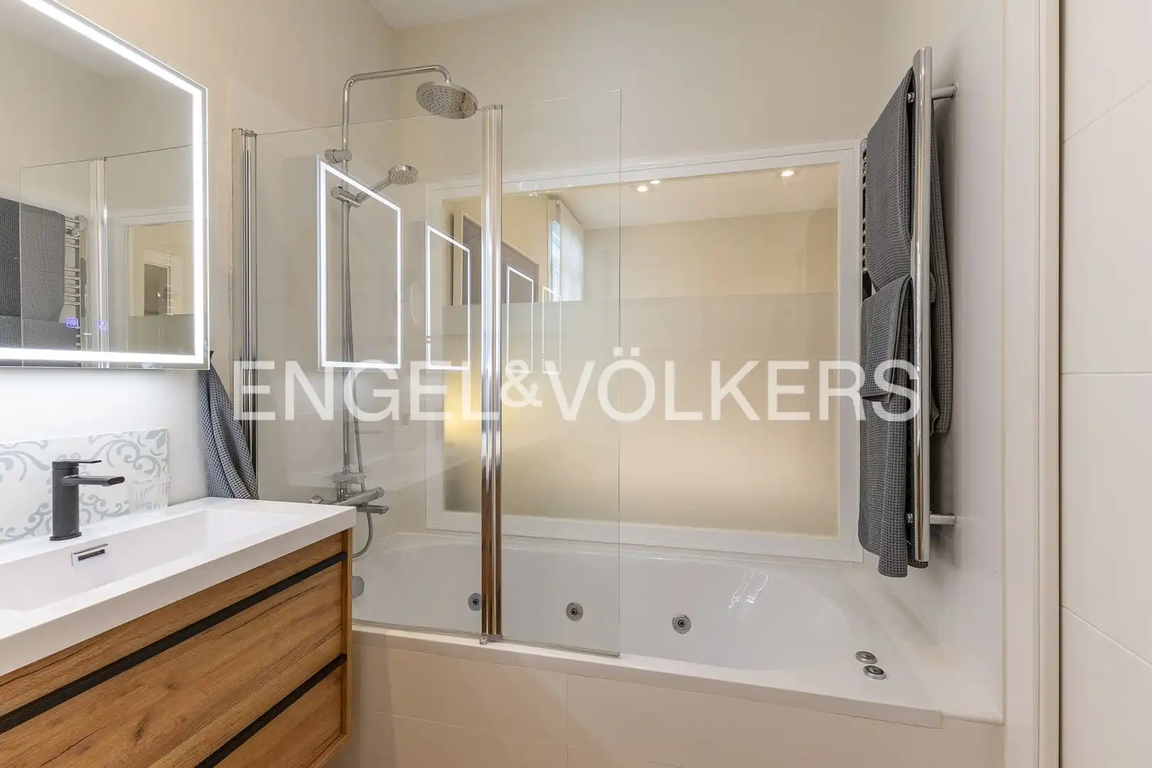 Baño de Piso en venta en Madrid con Aire acondicionado, Calefacción y Balcón