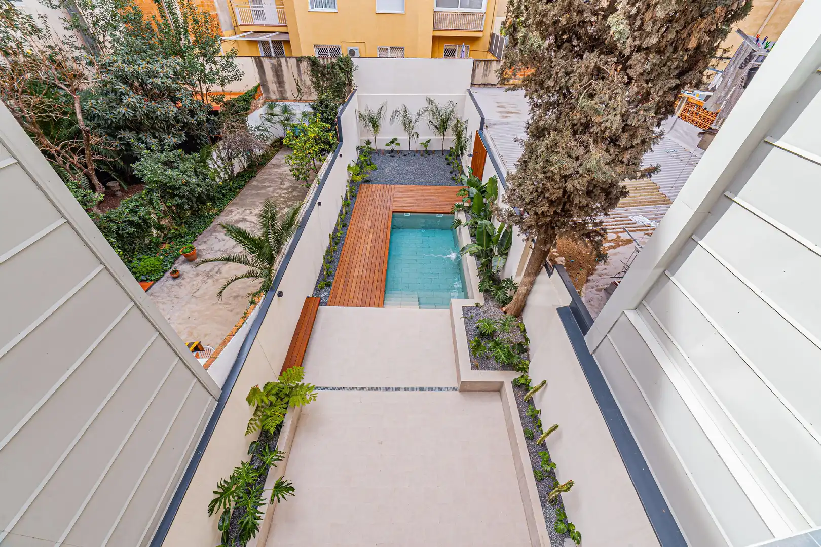 Swimming pool of Duplexes for sale in Barcelona  with Air Conditioner, Heating and Private garden