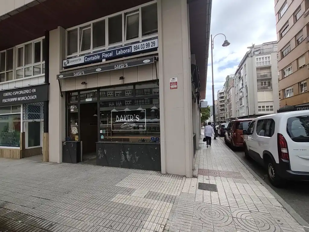 Business premises to rent in Calle José Cueto, imagen 2