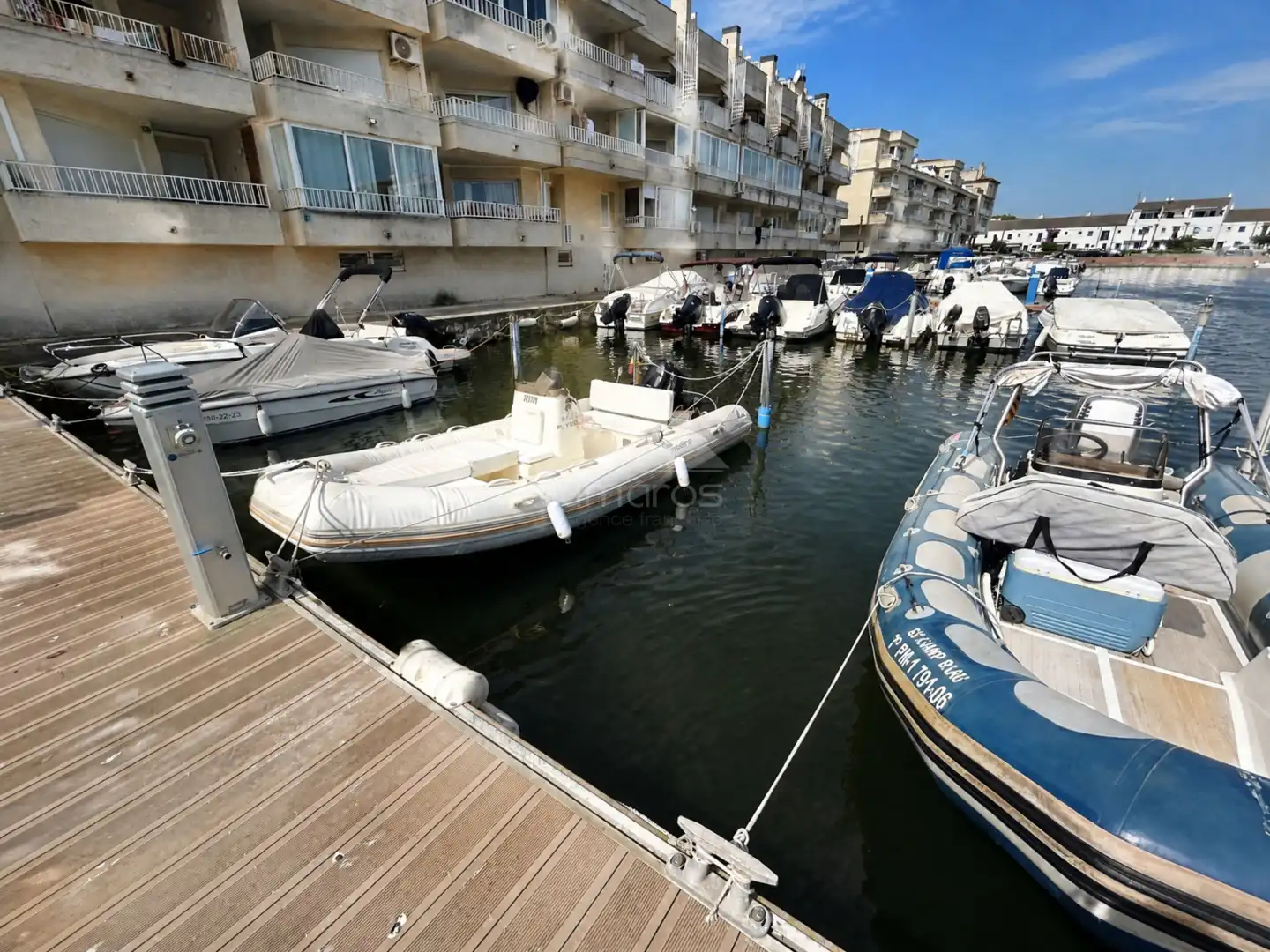 Wohnung zum Verkauf in Empuriabrava mit Klimaanlage, Heizung und Terrasse