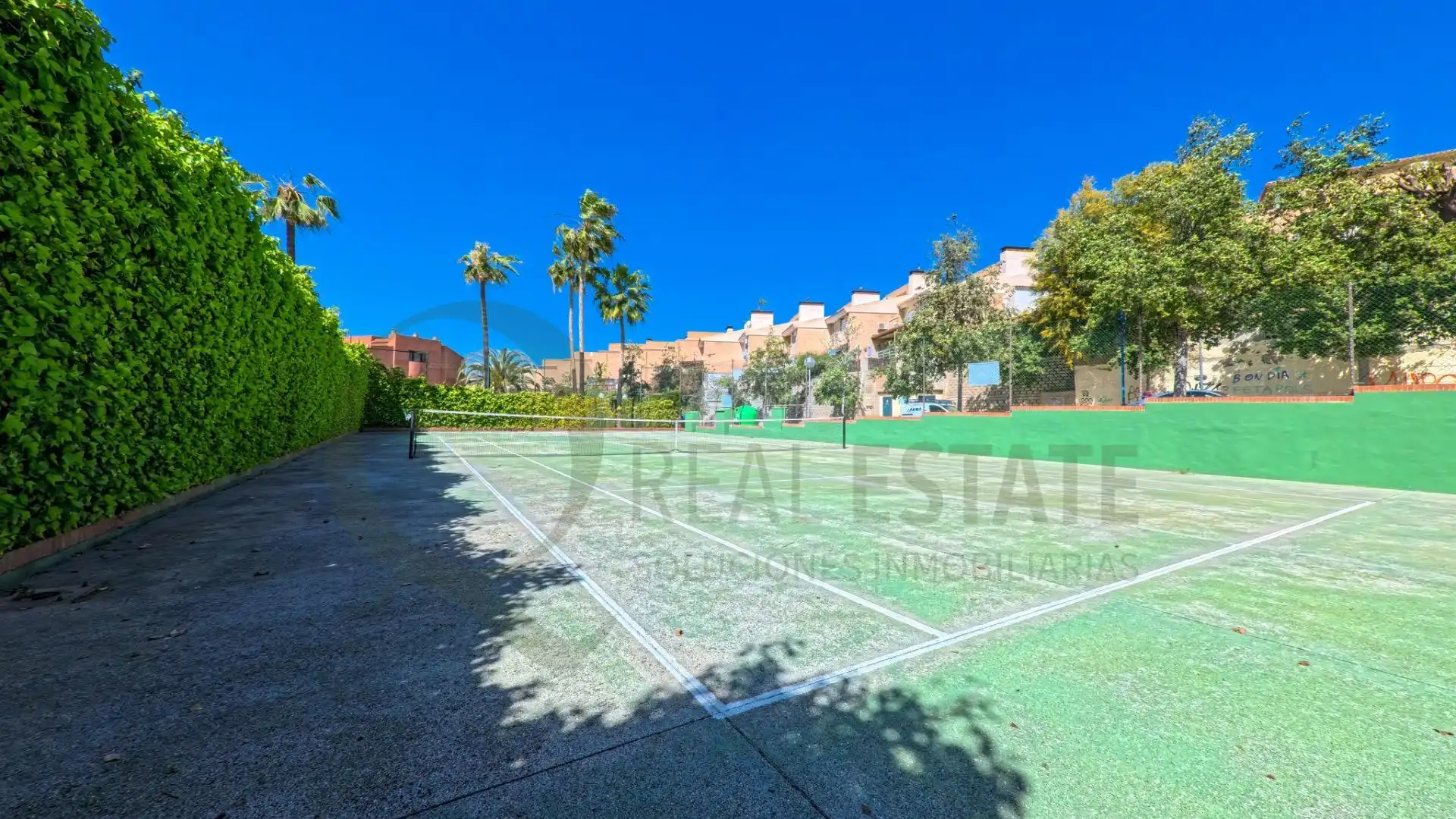 Vista exterior de Casa adosada en venda en Alicante / Alacant amb Calefacció, Jardí privat i Terrassa