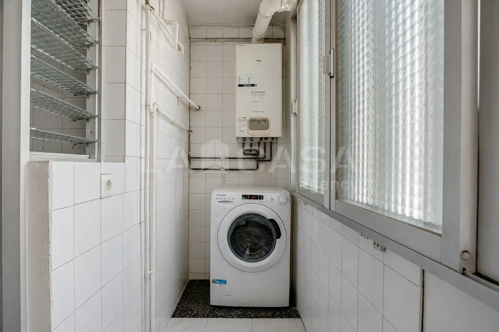 Bathroom of Flat for sale in L'Hospitalet de Llobregat