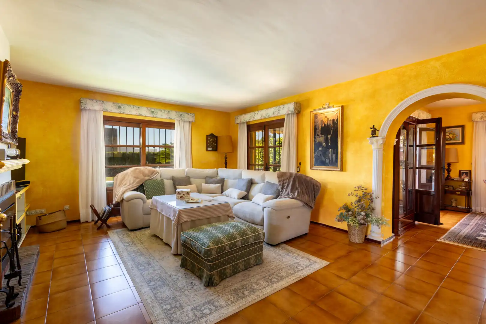Living room of Houses for sale in Marbella  with Air Conditioner, Private garden and Terrace