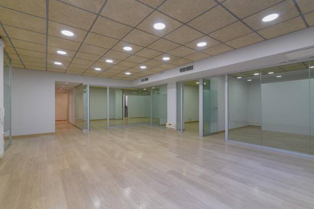 Oficina en Alquiler en El Camp de l'Arpa del Clot