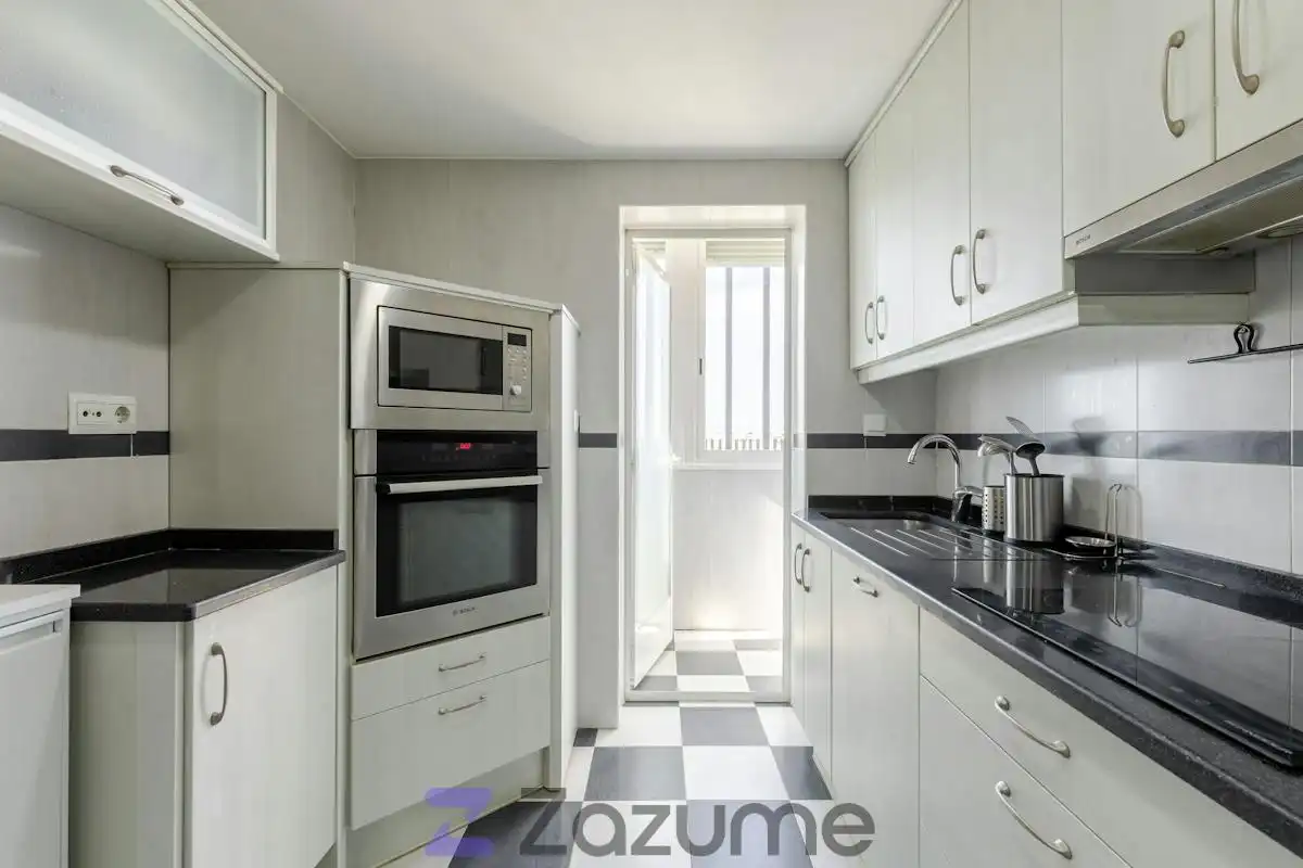 Küche von Wohnung zur Miete in Madrid mit Klimaanlage, Heizung und Parkett