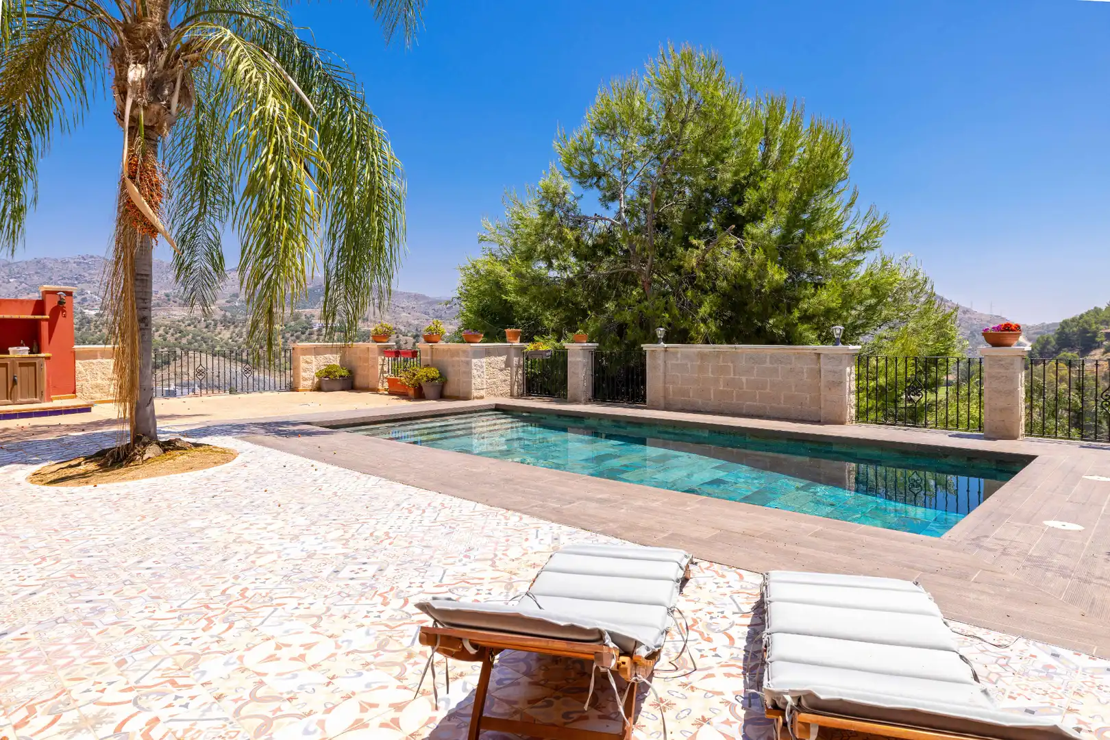 Schwimmbecken von Haus oder Chalet zum Verkauf in Málaga mit Klimaanlage, Heizung und Privatgarten