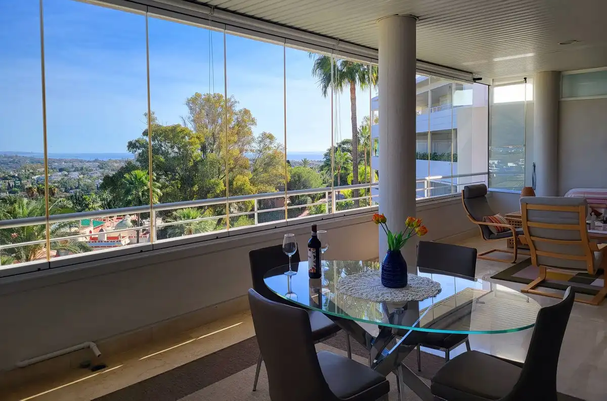 Apartamento con piscina en venta en Nueva Andalucía, imagen 2