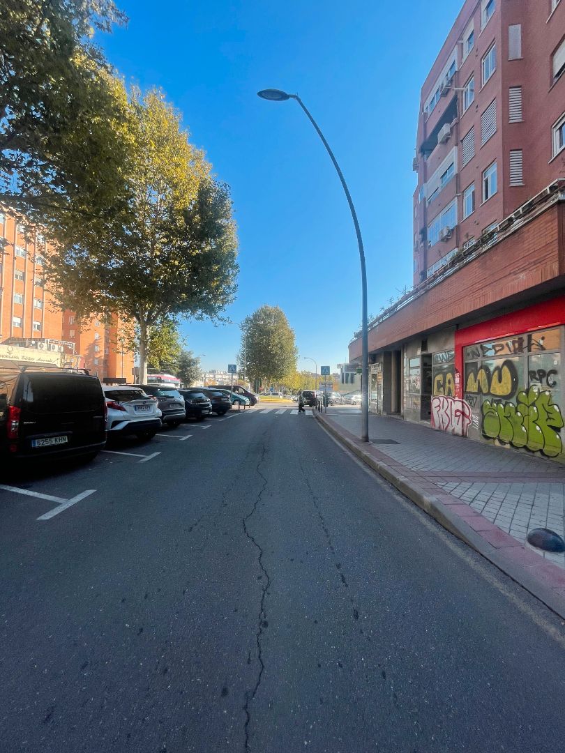 Local de lloguer a Avenida de las Provincias, 16, La Serna