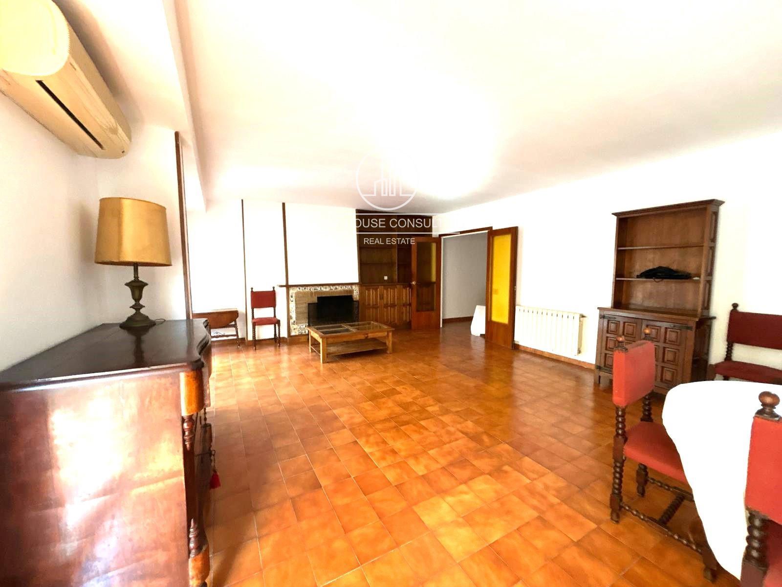 Sala d'estar de Pis en venda en Arenys de Mar amb Calefacció, Terrassa i Traster