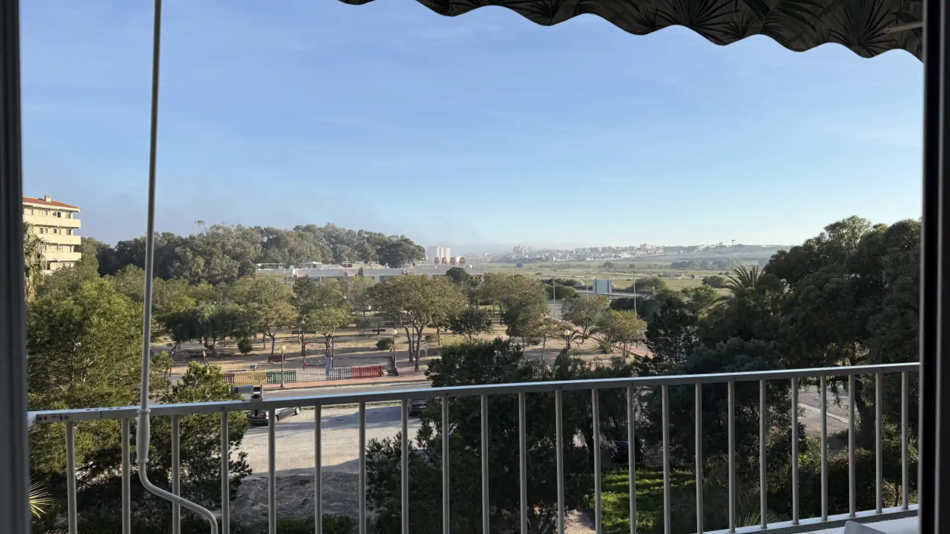 Vista exterior de Ático en venta en Guardamar del Segura con Aire acondicionado, Calefacción y Terraza