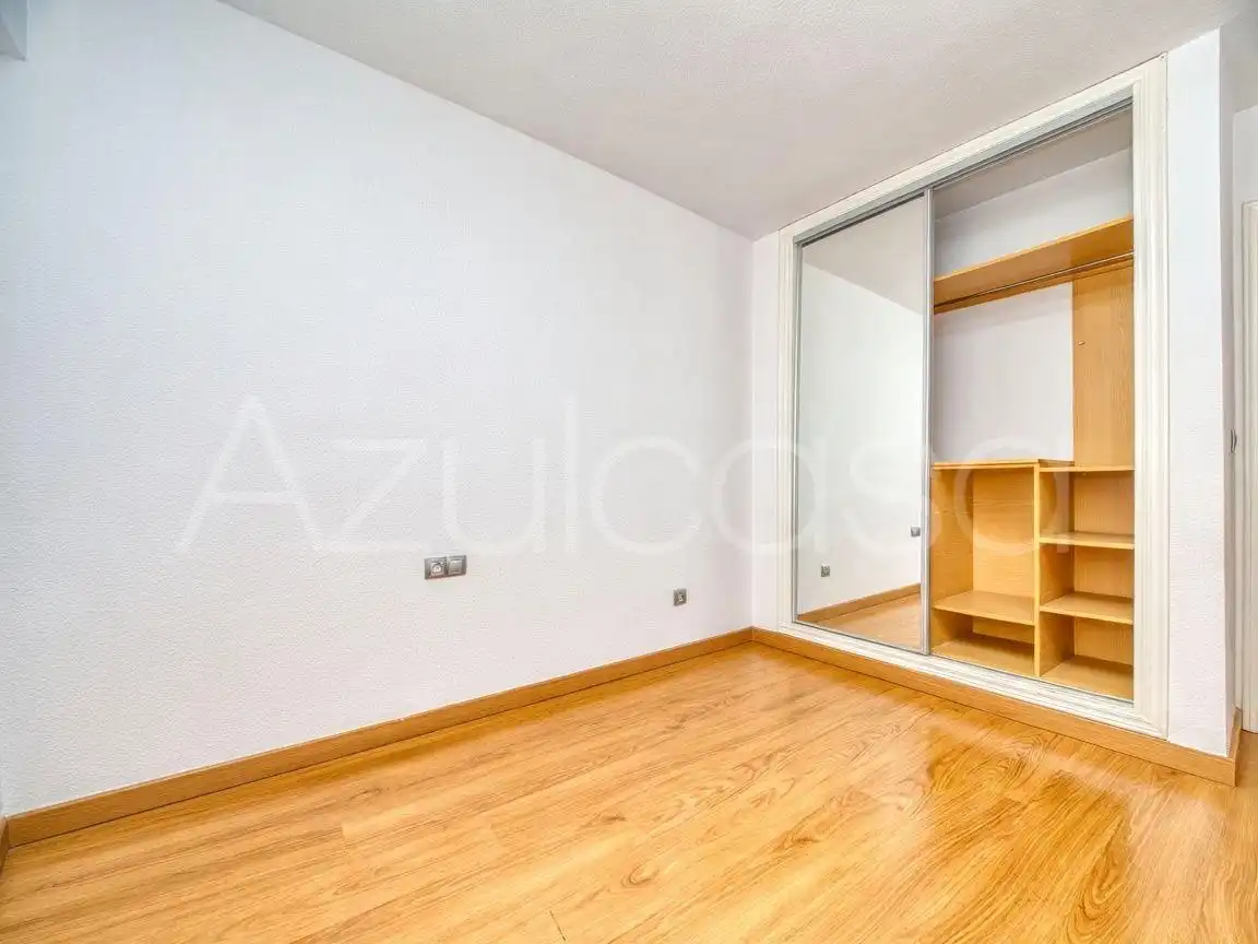 Schlafzimmer von Wohnung zum Verkauf in Sant Joan d'Alacant mit Klimaanlage, Terrasse und Gemeinschaftspool