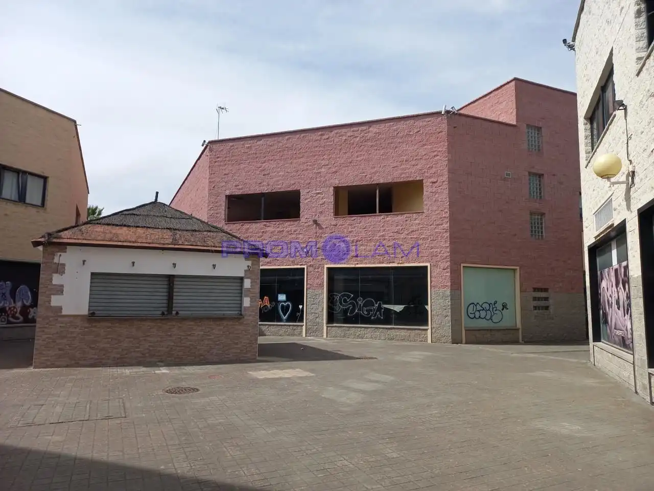 Edifici en venda en Bormujos
