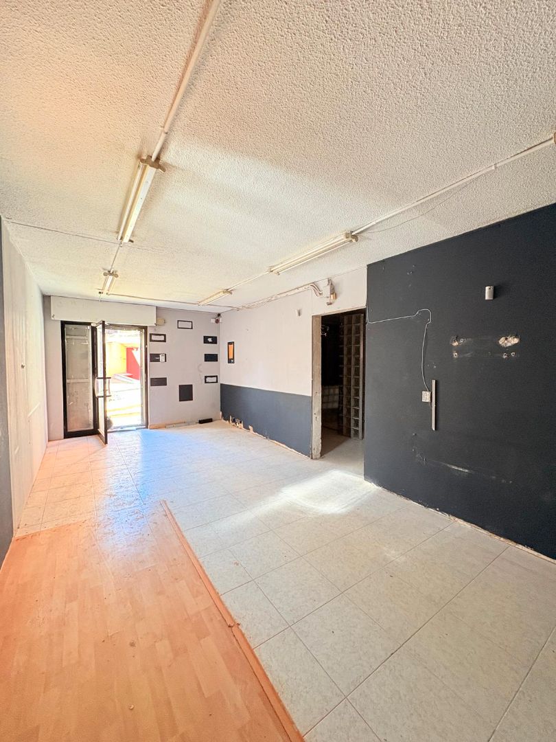 Oficina en venda en Badalona amb Alarma