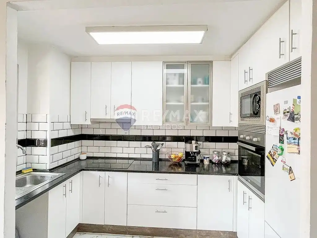 Kitchen of Flat for sale in Vigo   with Heating, Terrace and Storage room