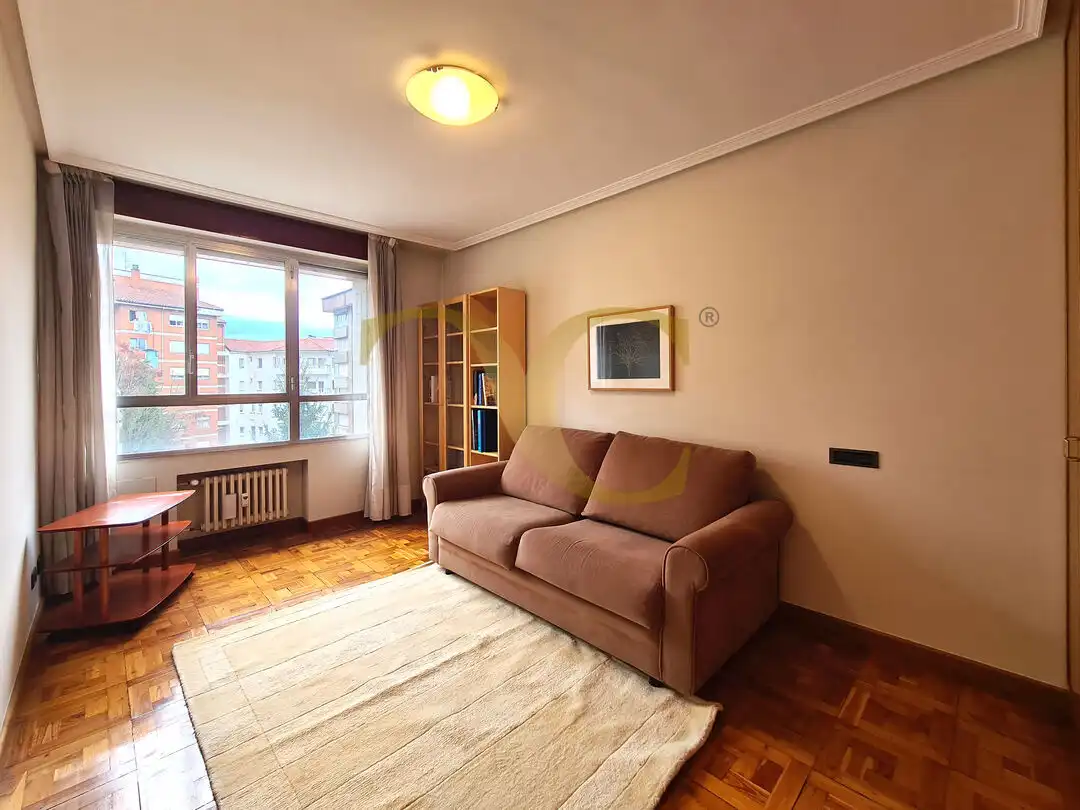 Bedroom of Flat for sale in Oviedo   with Heating