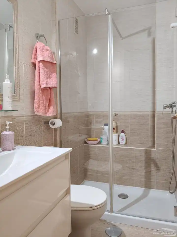 Baño de Piso en venta en Lucena con Aire acondicionado, Terraza y Trastero