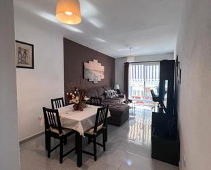 Sala d'estar de Pis de lloguer en  Santa Cruz de Tenerife Capital amb Moblat, Forn i Rentadora