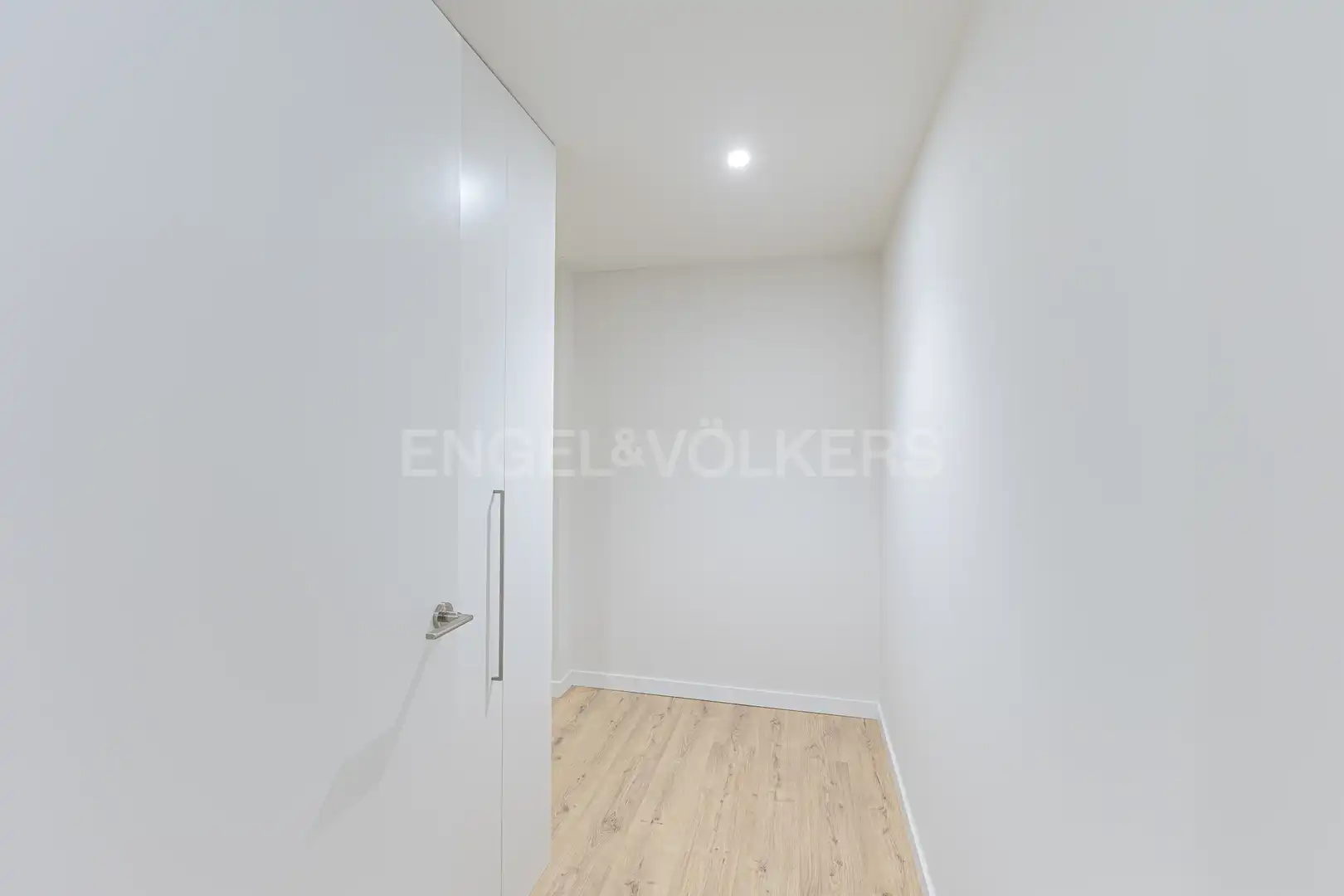Wohnung zum Verkauf in Barcelona mit Klimaanlage, Heizung und Parkett