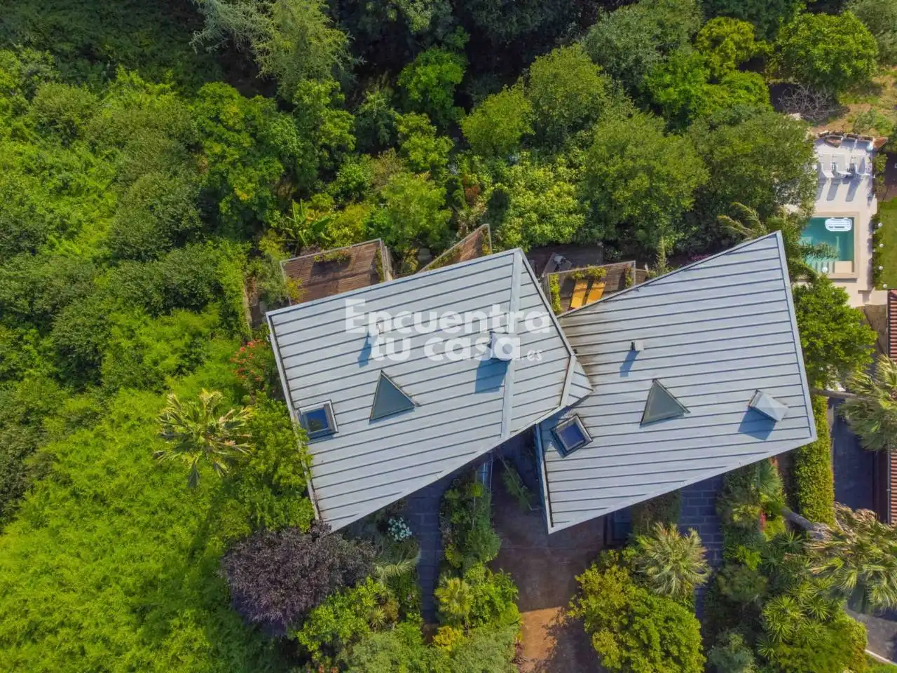 Vista exterior de Casa o xalet en venda en Donostia - San Sebastián  amb Jardí privat, Terrassa i Piscina
