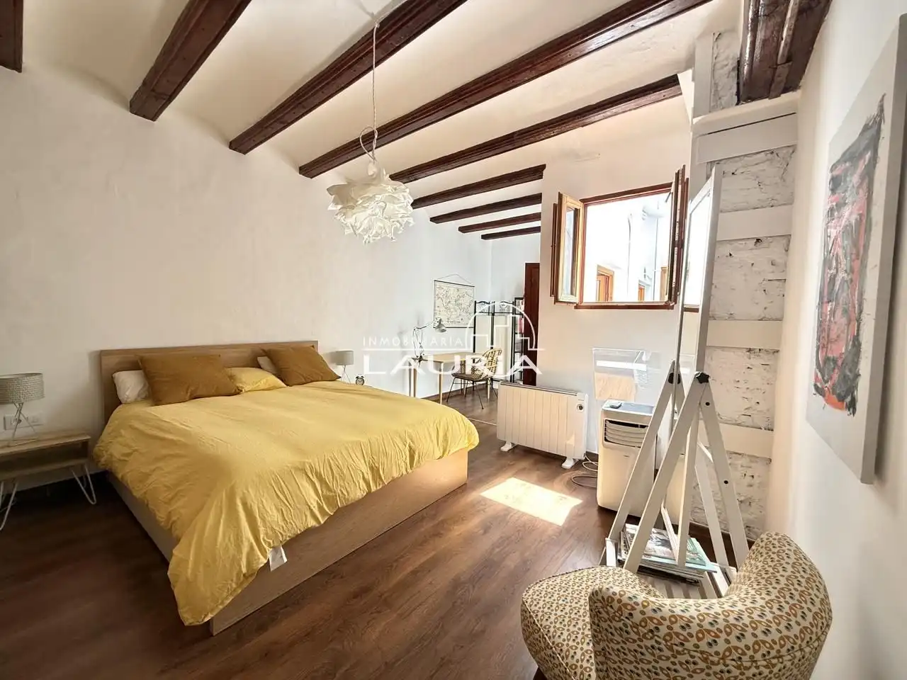 Schlafzimmer von Wohnungen zur Miete in Valencia mit Klimaanlage, Terrasse und Möbliert