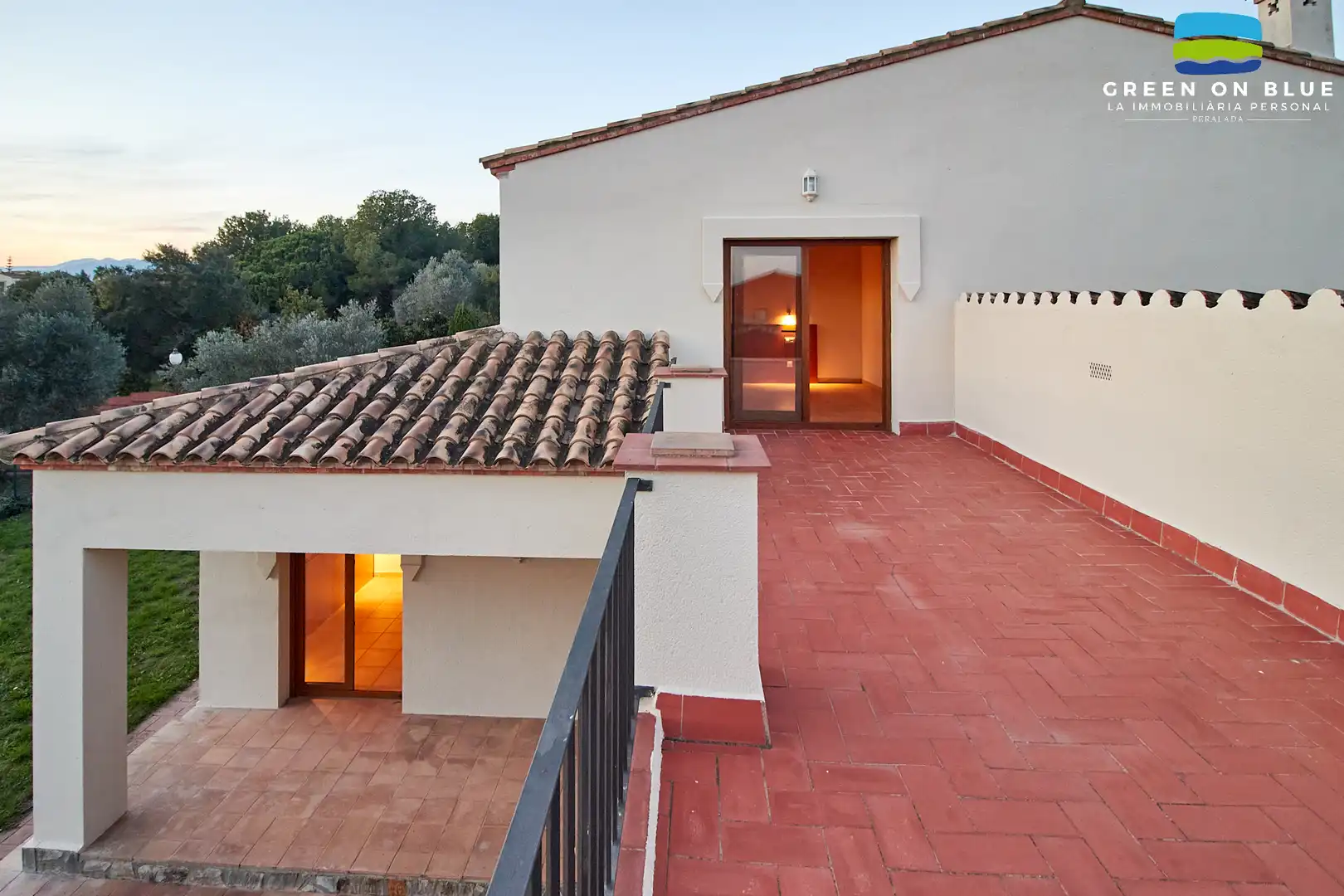 Vista exterior de Casa o xalet en venda en Peralada amb Calefacció, Jardí privat i Terrassa