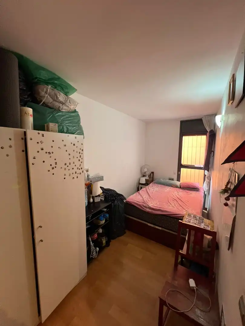Habitación de Dúplex en venta en L'Hospitalet de Llobregat con Terraza