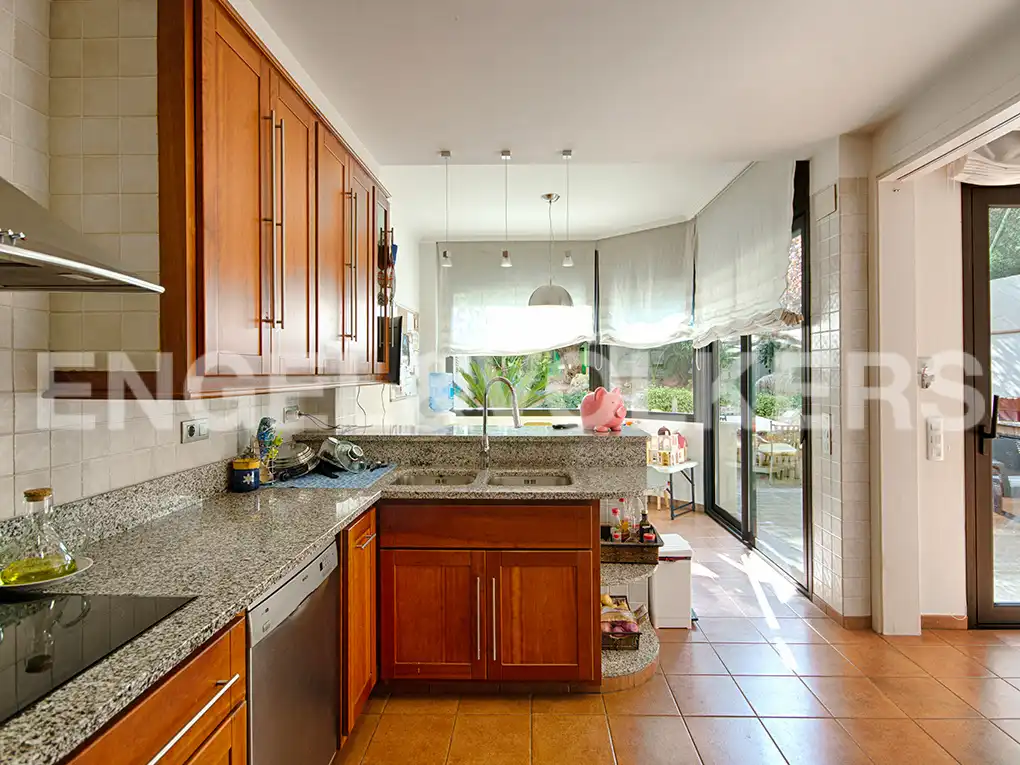 Terraced house with garden for sale in Carrer de González de Soto, imagen 10